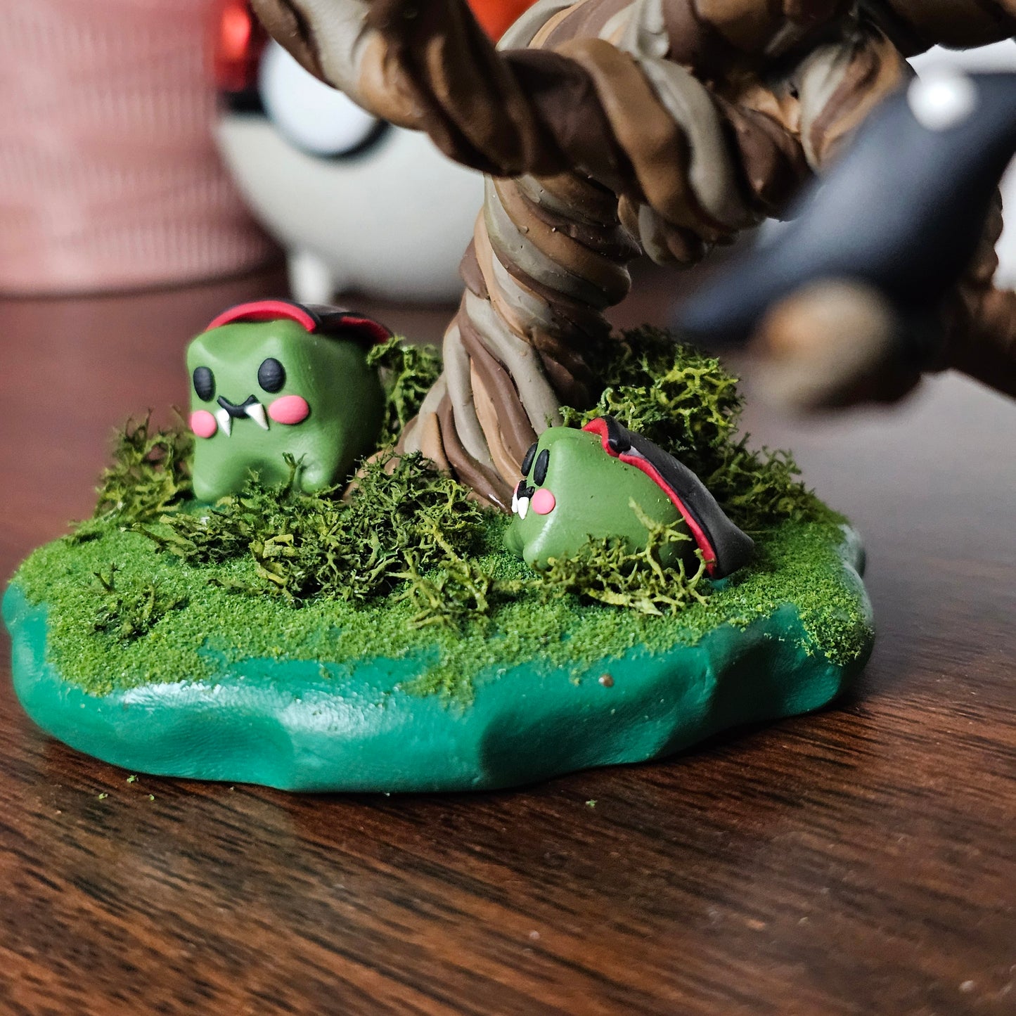 Spooky Vampire Frogs Halloween Sculpture